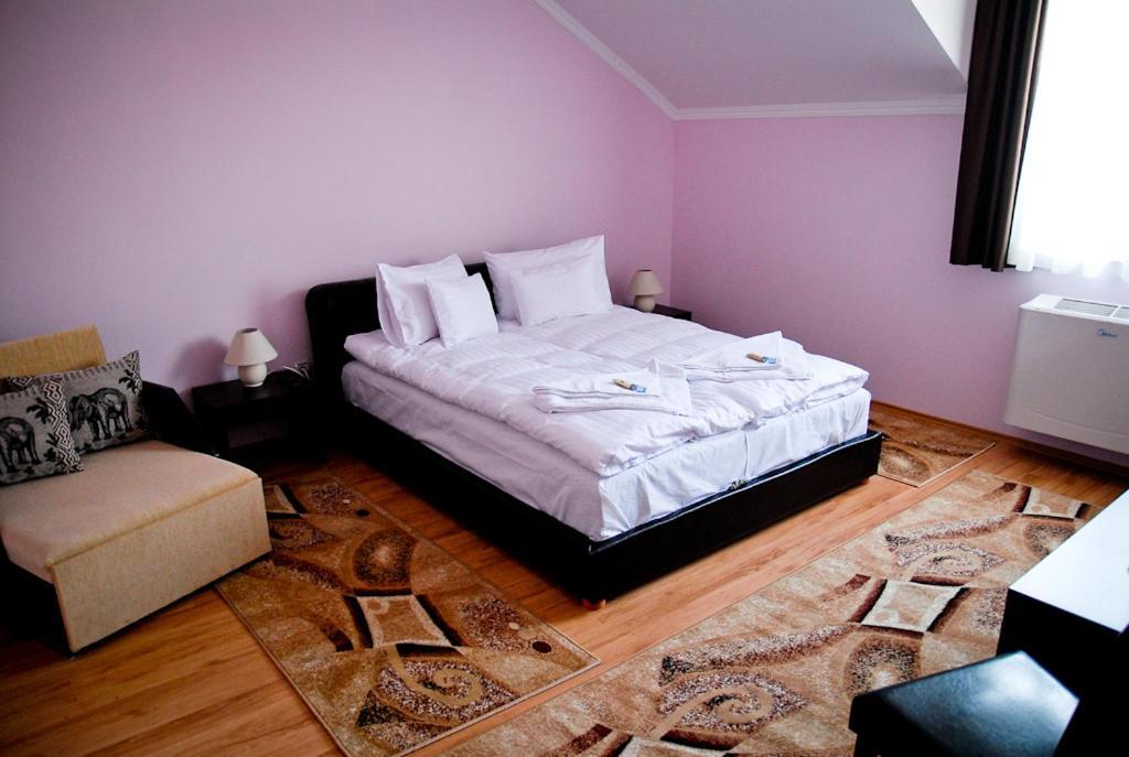 Pazonyi Fogado Es Etterem Hotel Nyirpazony Bilik gambar
